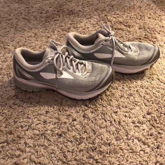 brooks ghost 10 brown